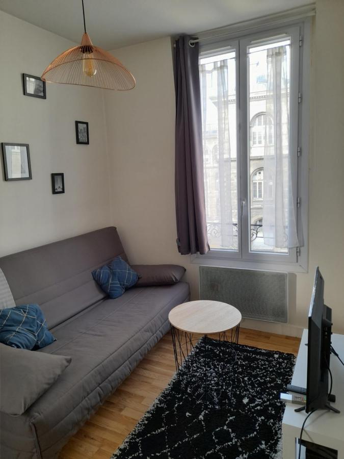 Cosy 2 Pieces Typiquement Parisien A Notre-Dame Apartment Luaran gambar